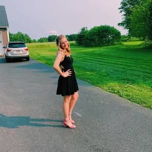 Meet your Posher, Danielle